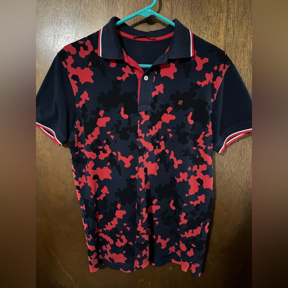 NWOT’s Carolina Herrera Red & Blue Camo Print Polo Shirt Men’s Size Small